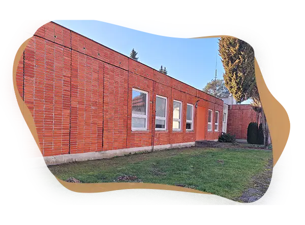 Pod jednou strechou - budova